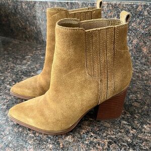 🍁 Marc Fisher Pointed Toe Suede Camel Ankle Boots in Size 6 1/2